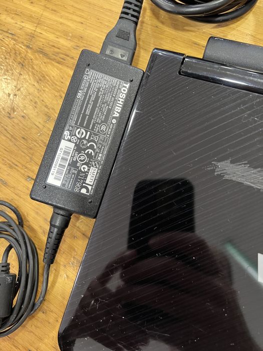 Computador portátil Toshiba NB200