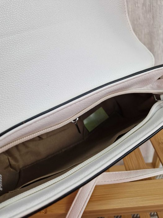 NOWA torebka listonoszka na pasku biała