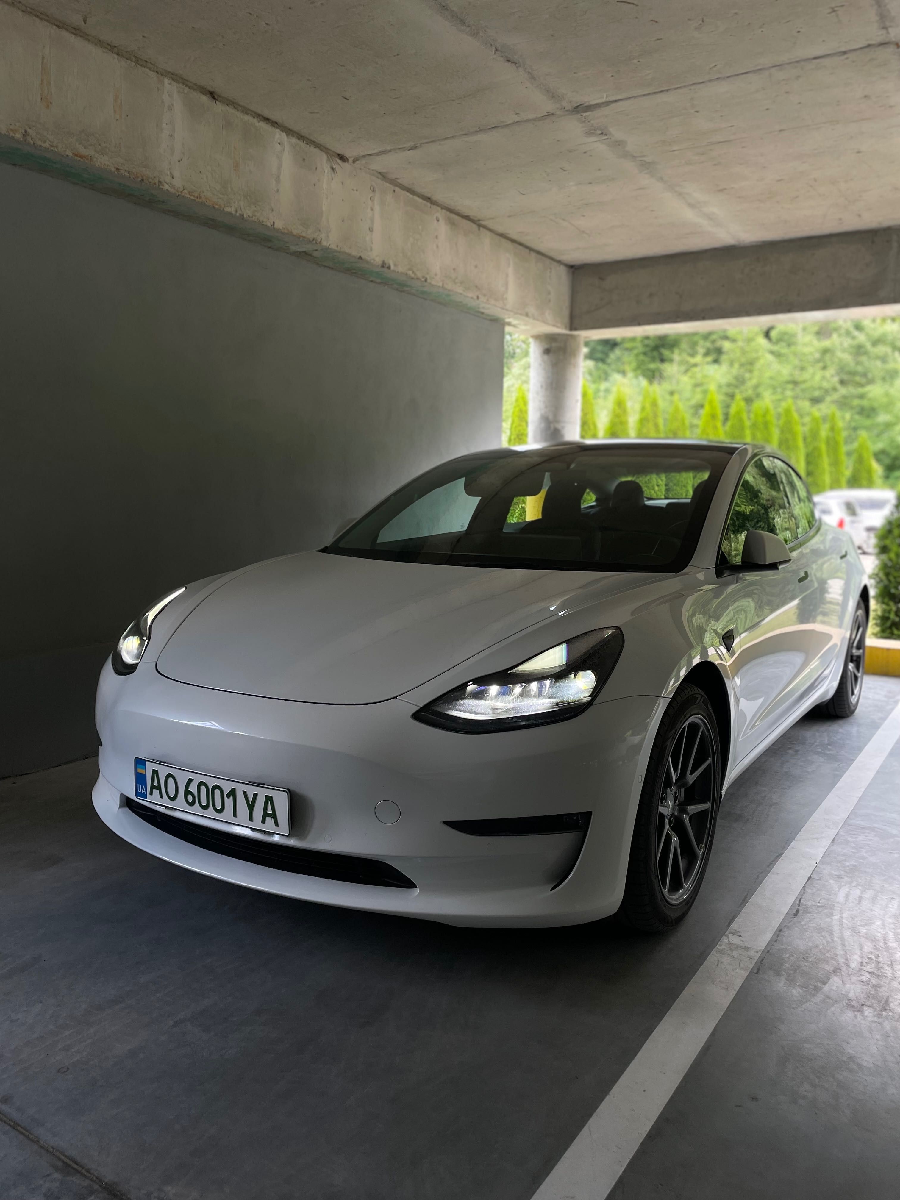 Tesla model 3 2021