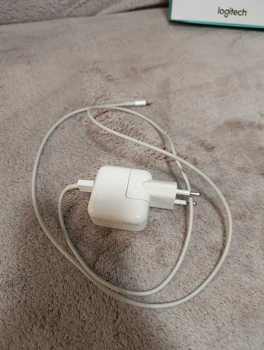 Apple iPad 10.2 Wi-Fi 32GB + akcesoria