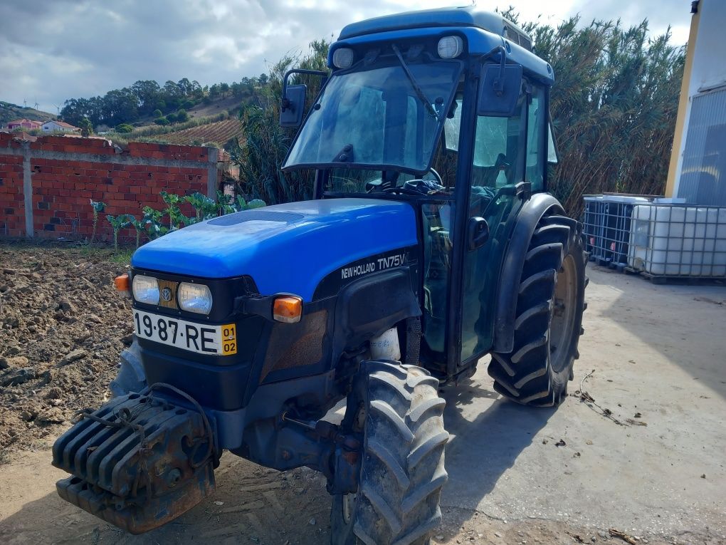 Trator NEW Holland TN75V