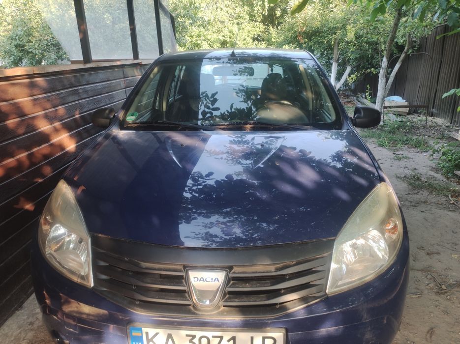 Dacia sandero синій