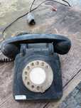 Telefone antigo em preto