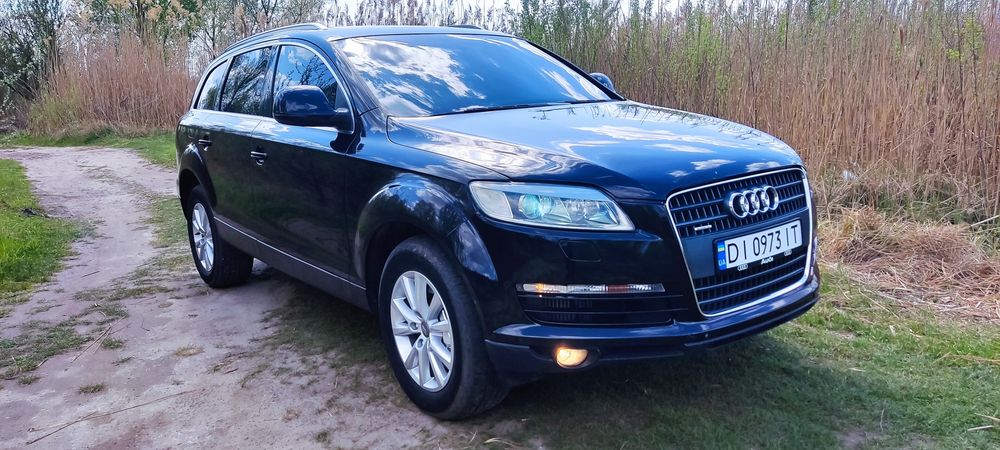 Продаж автомобіля Audi Q7