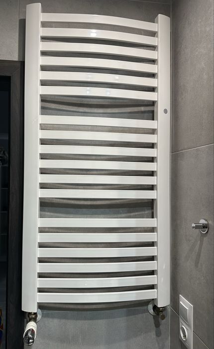 Kocioł Buderus Bosh wraz z sterownikami oraz 3 grzejnikami panelowymi