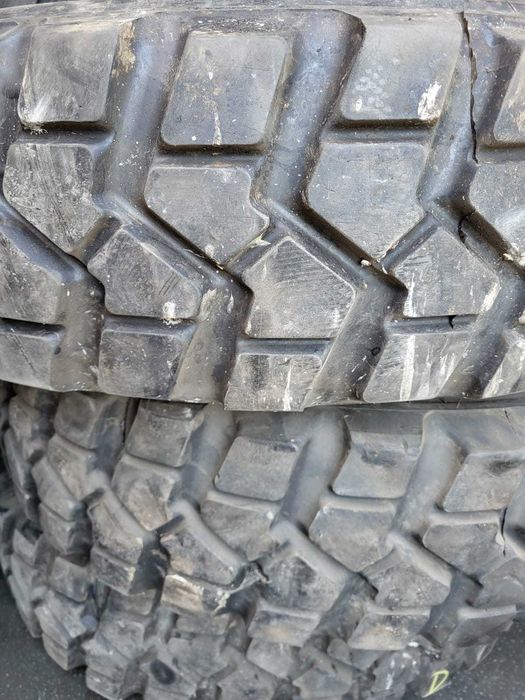 Шини 335/80 R20 PIRELLI 12.5 R20 колеса ЗІЛ-131 МАЗ КРАЗ ТАТРА