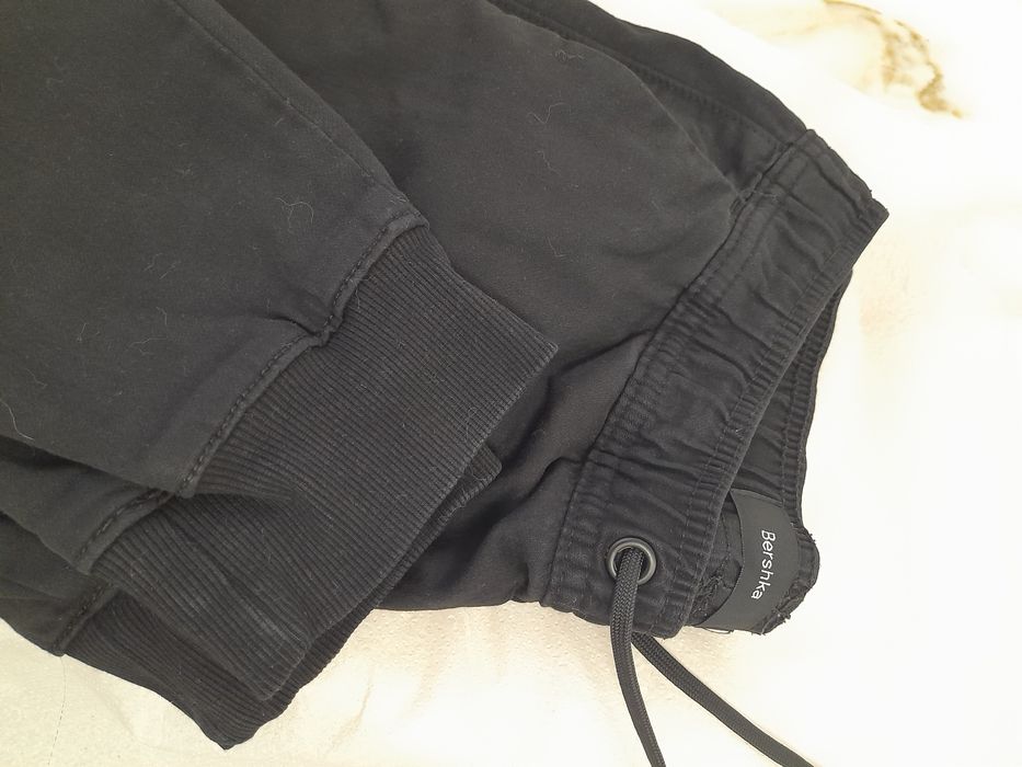 Calças pretas berskha