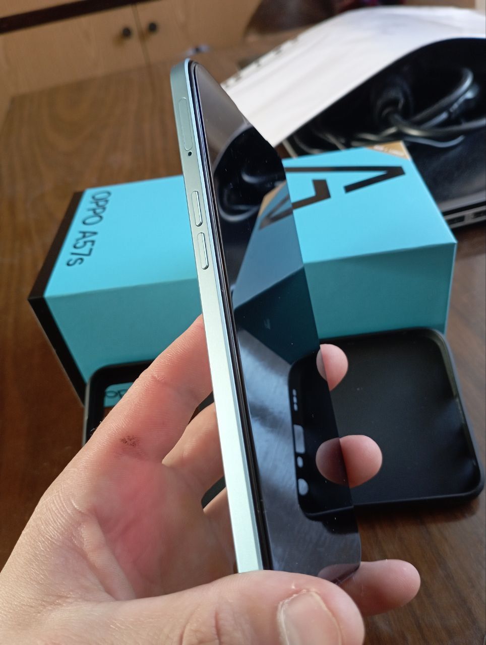 Продам смартфон OPPO с гарантией состояние нового