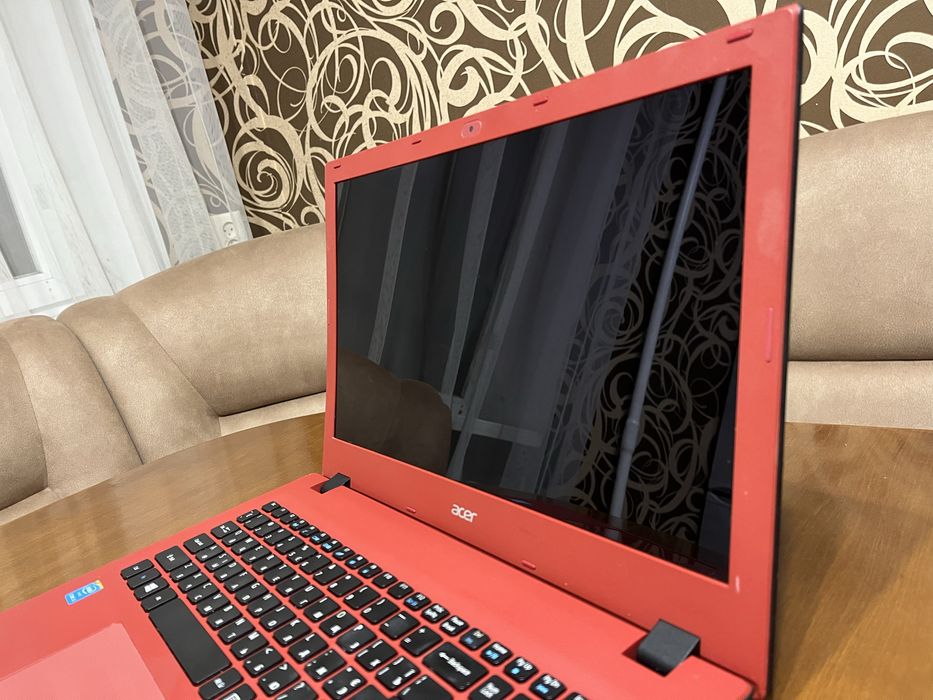 Сенсорный ноутбук 15.6" Acer Aspire E15 на Intel i5-5200U с 8ОЗУ / SSD