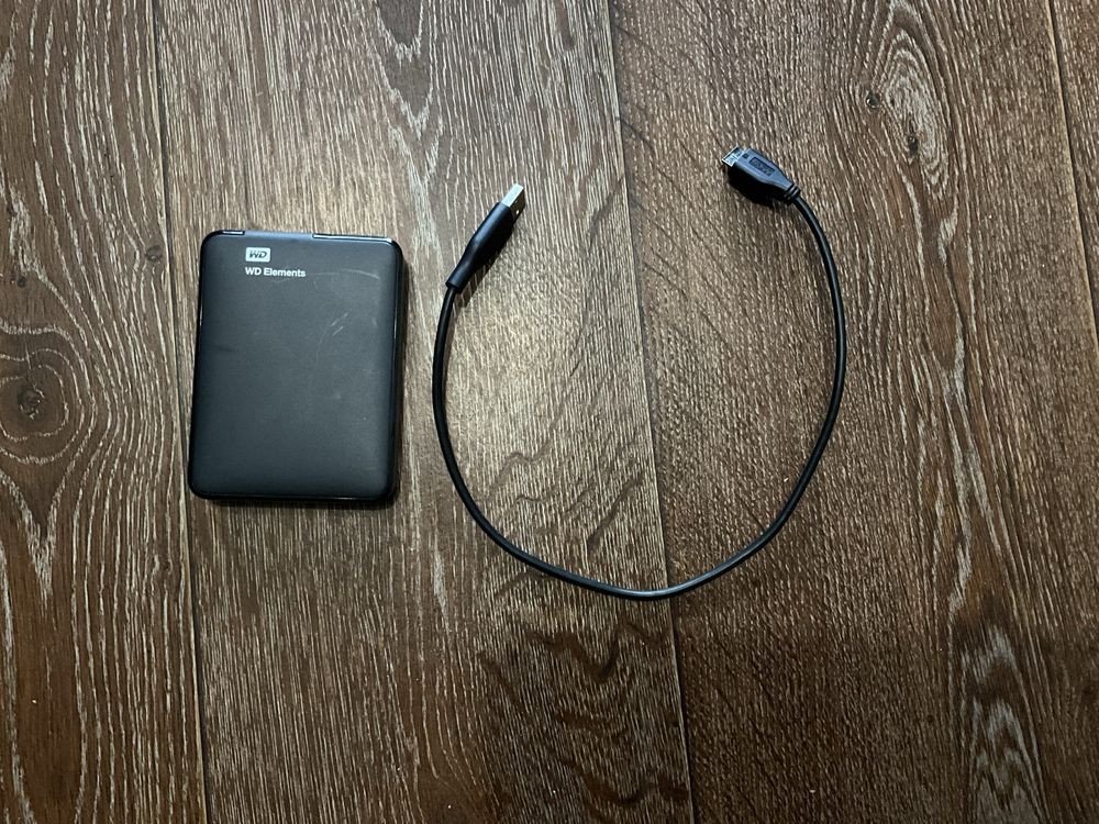 Портативний зовнішній жорсткий диск Western Digital Elements 2Tb