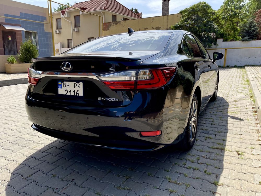 Lexus ES 300h HYBRID