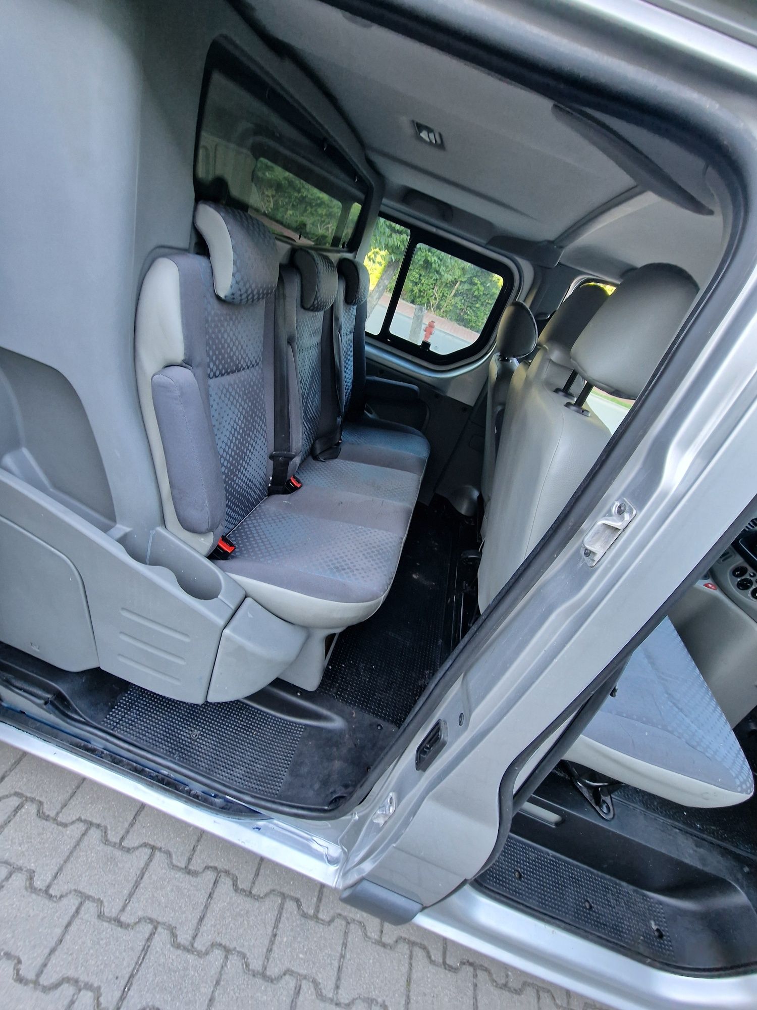 Brygadówka Trafic Vivaro 2.0 CDi Long L2H1.Dubelcabina.