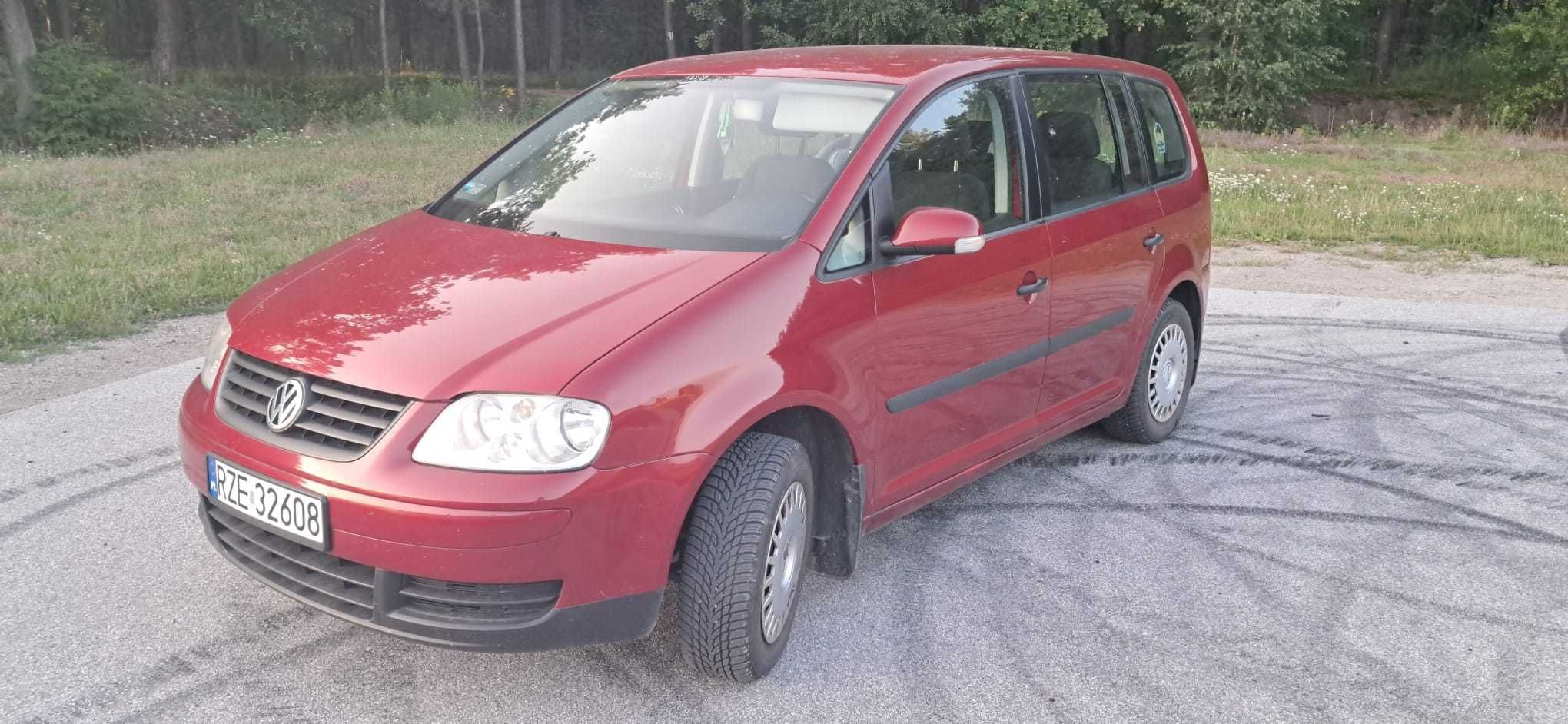 Volkswagen Touran 1.6 FSI ,7 osobowy