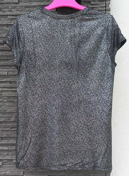 Czarna połyskująca bluzka z krótkim rękawem 146/152 srebrna