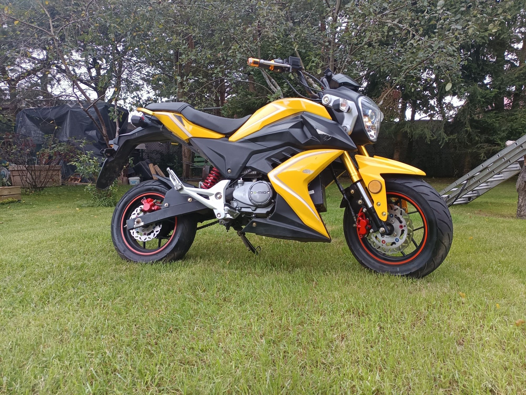 E-mio vento motorynka elektryczna