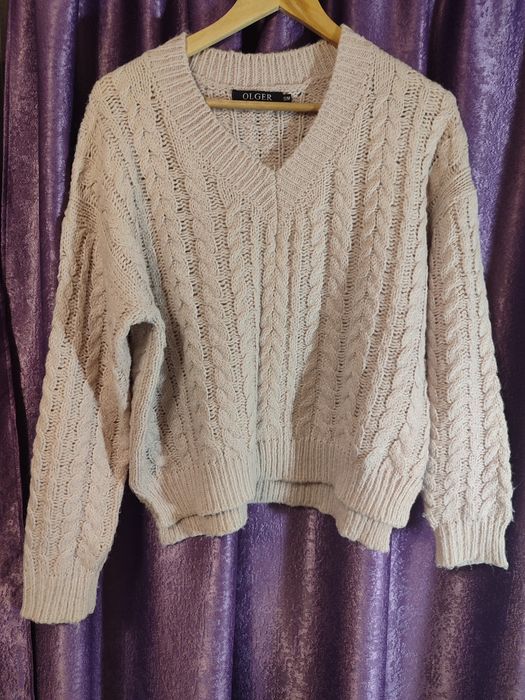 Свитер б/у цвет пудра