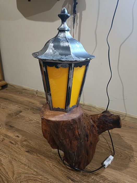 Lampa nocna stojąca