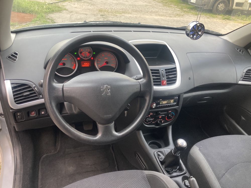 Peugeot 206+ 1.4 mały przebieg 99000 DE