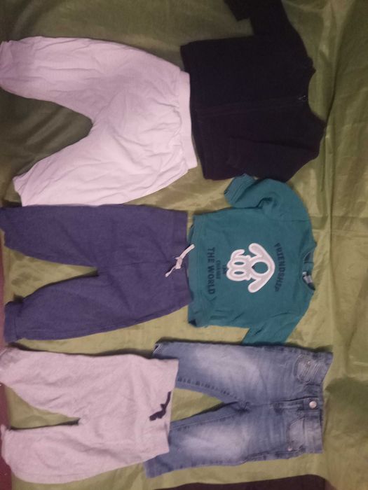 Комбинезон Molo р.62, кофточки, штанишки Next,джинсы Benneton 9-12мес.