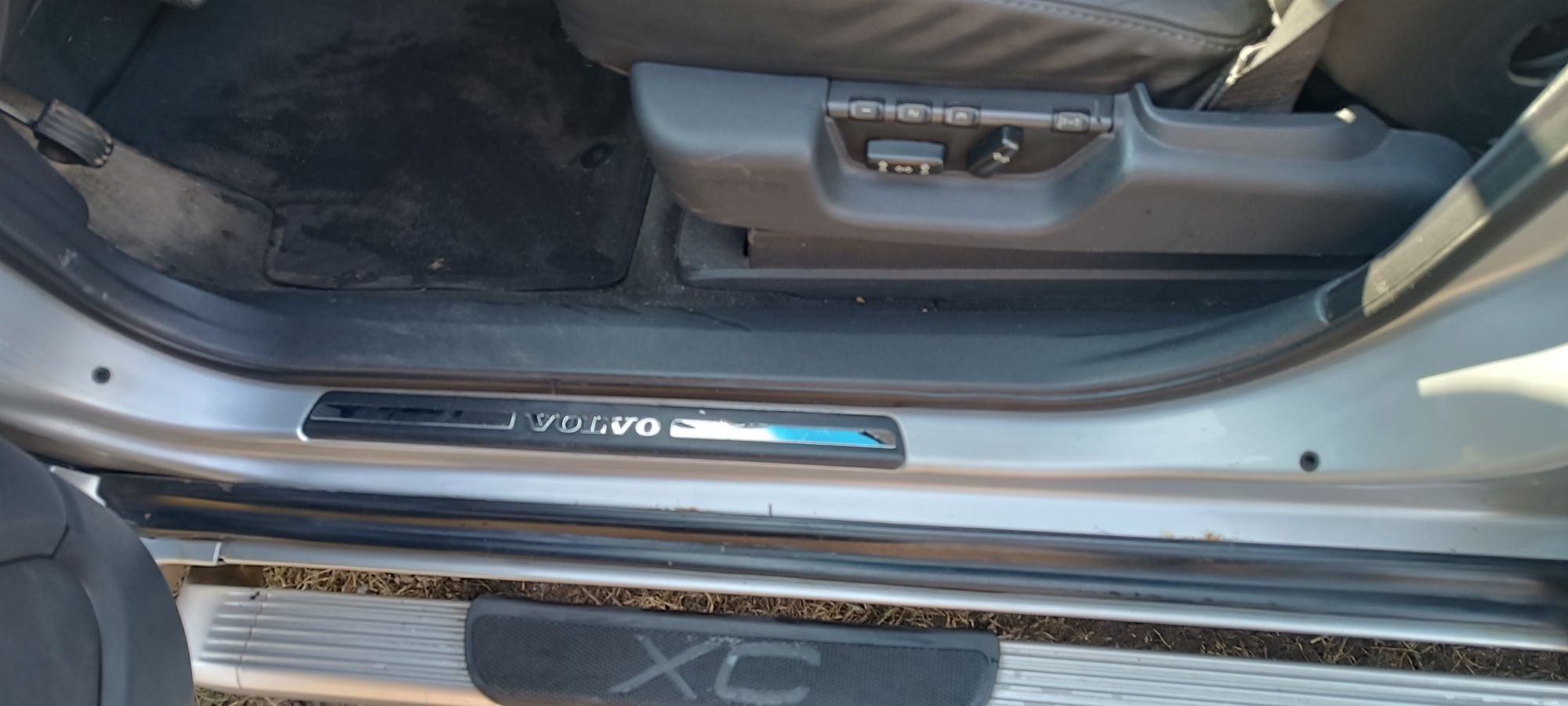 Volvo XC-90 . Полный привод !