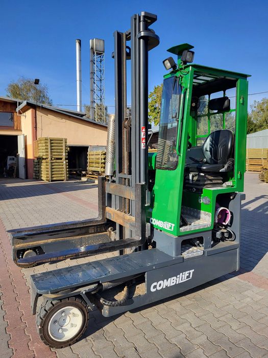 COMBILIFT C3000 LPG boczny wózek widłowy o udźwigu 3000 kg