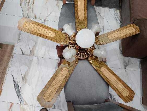 Sprzedam żyrandol z funkcją chłodzenia oraz lampy