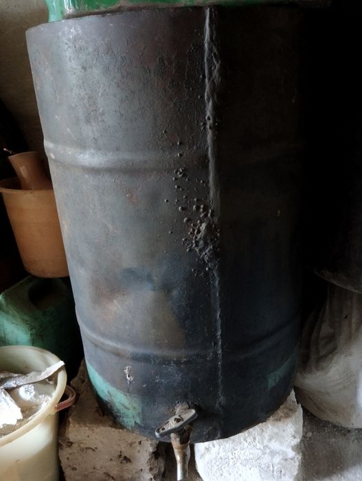 Канистры под бензин 100л.