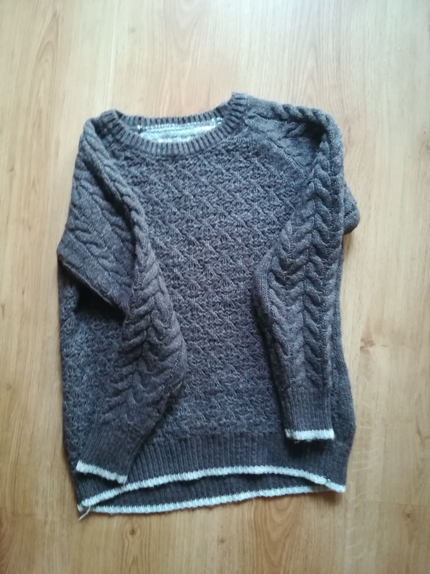 Sweter brązowy x