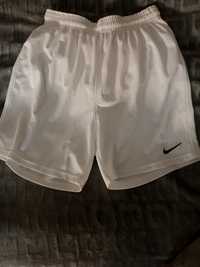 Білі шорти Nike .