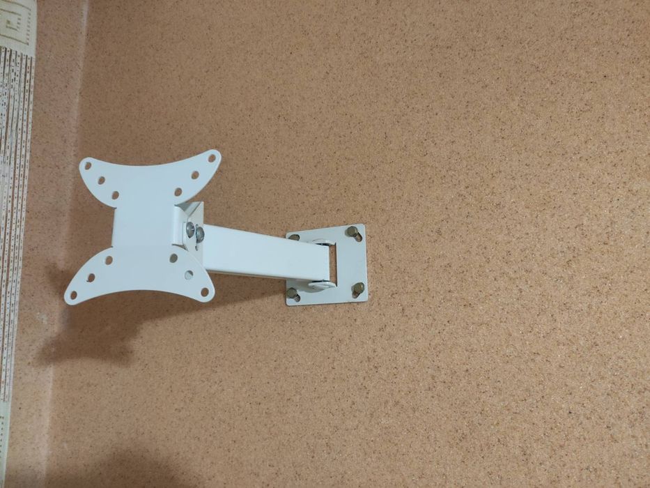 Кріплення на телевізор