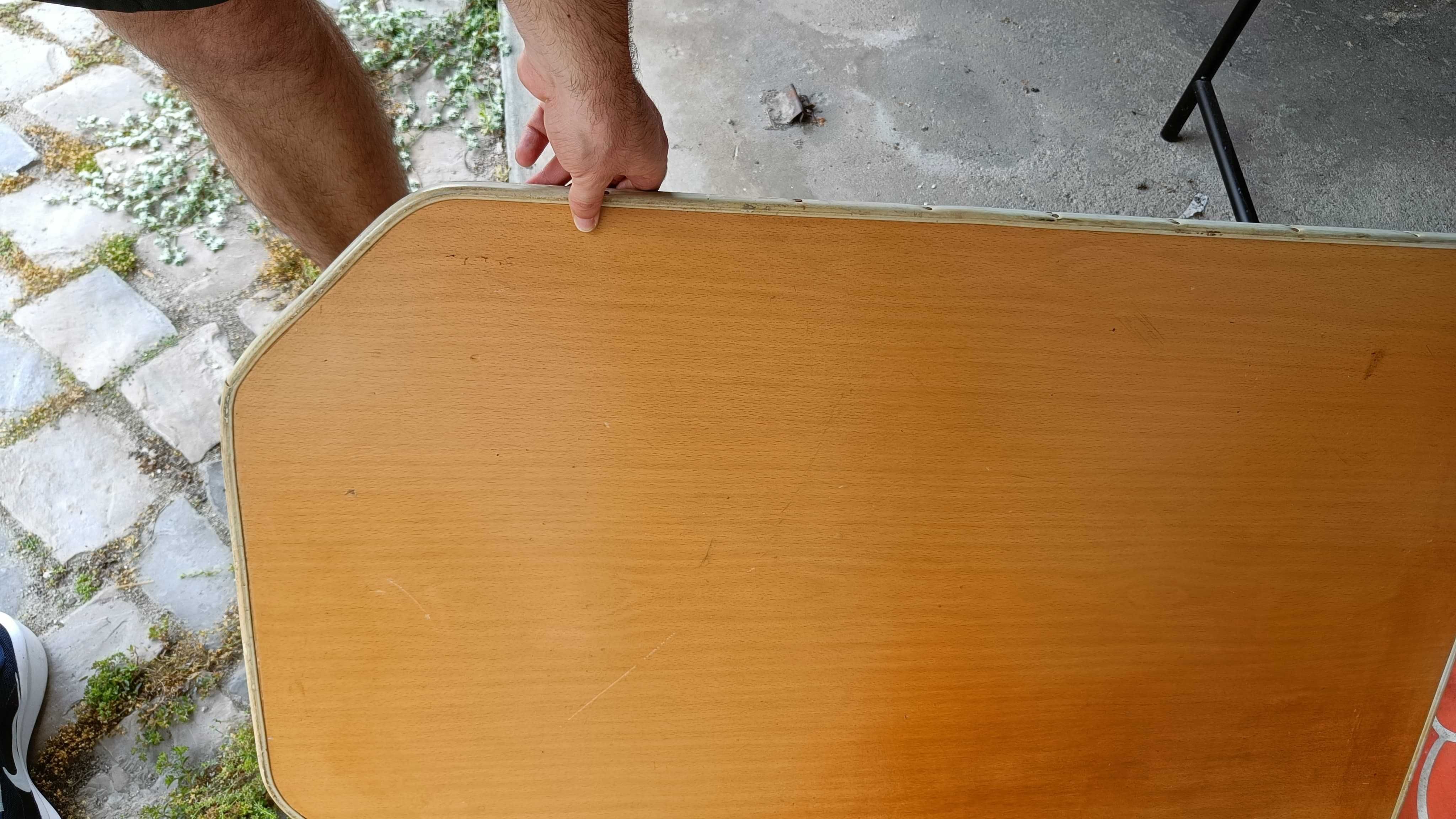 Mesa e móvel de casa de banho para autocaravana