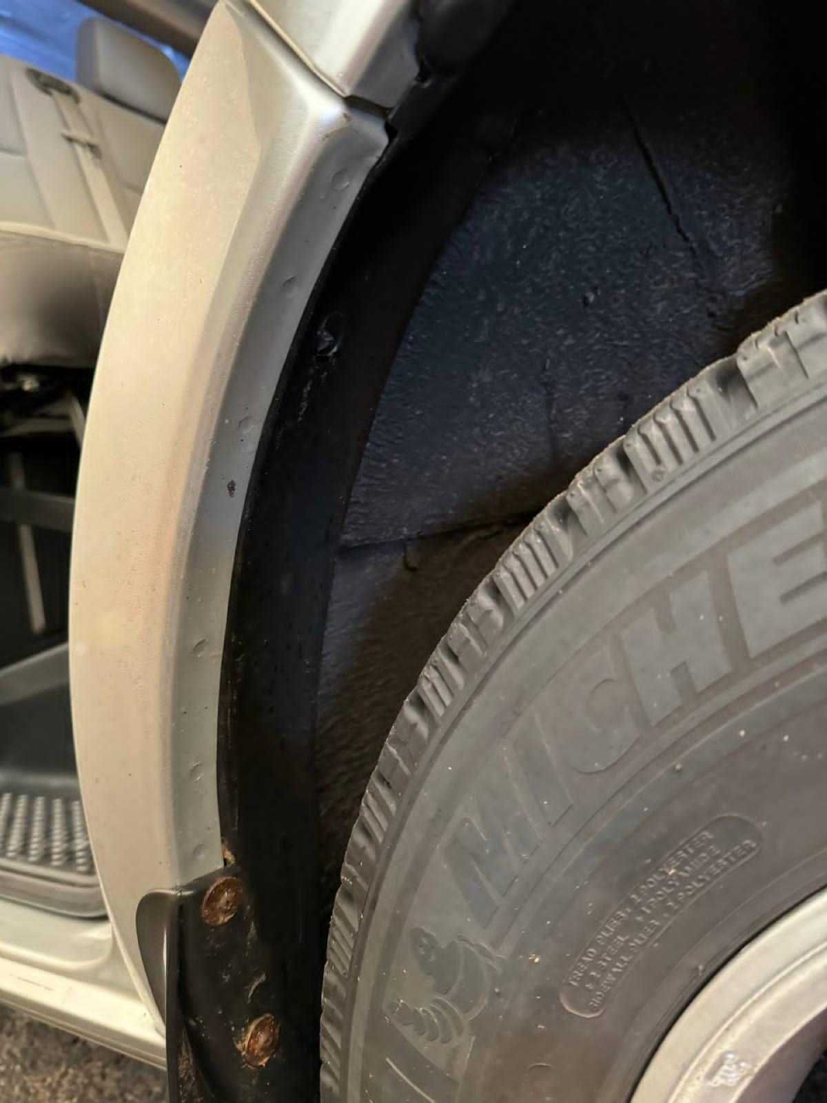 ЕЛЕКТРО БУС MAXUS EV80 11 м3 57 квт на 250 км 1,4 тн  45 коп\км
