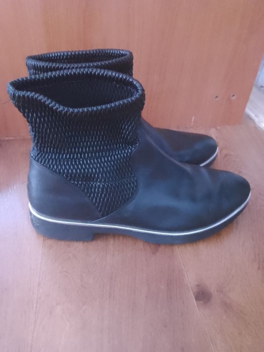 Продам весняні ботинки челсі