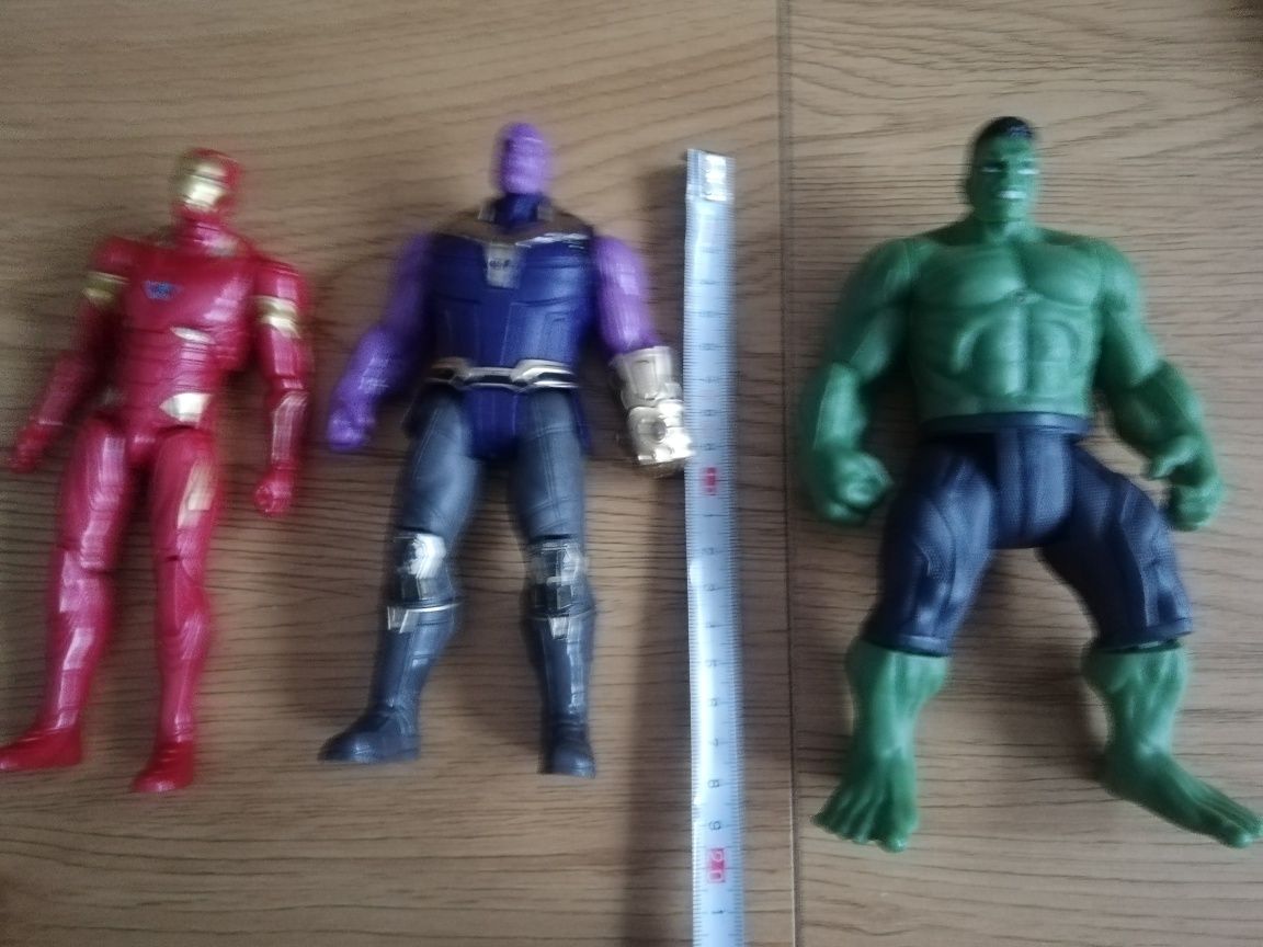 Figurki superbohaterów