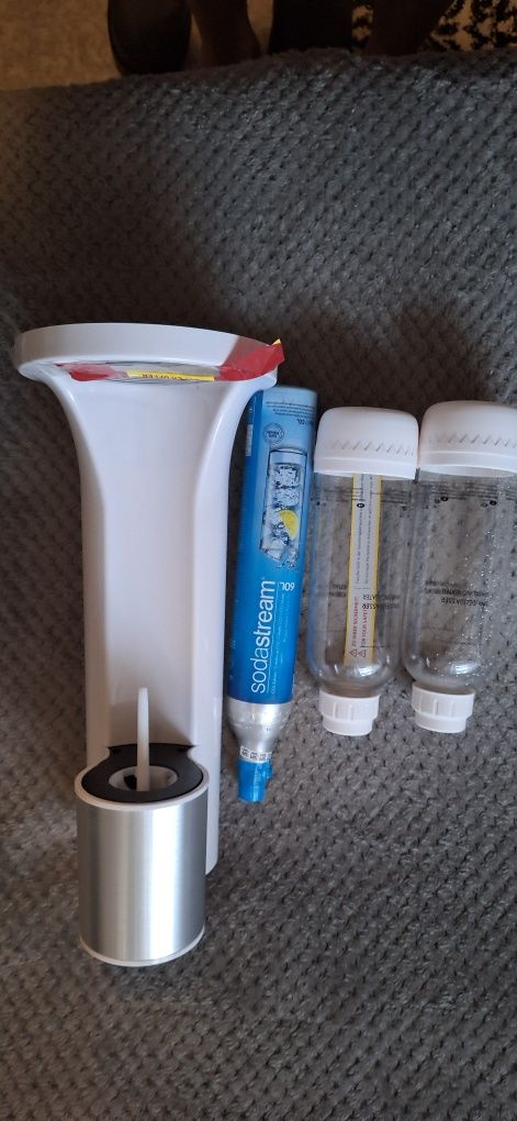 Saturator sodastream z butlami