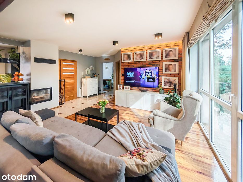 Ładnie wykończony z widokiem na las!