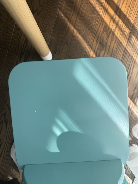 Стіл+ стільці ( в подарунок віддам канцелярське приладля в колір)