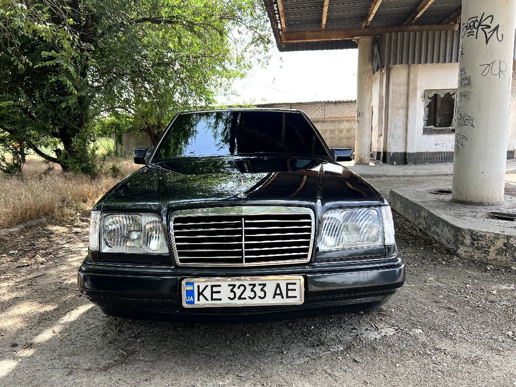 Mercedes-Benz Е124 4.2 1992