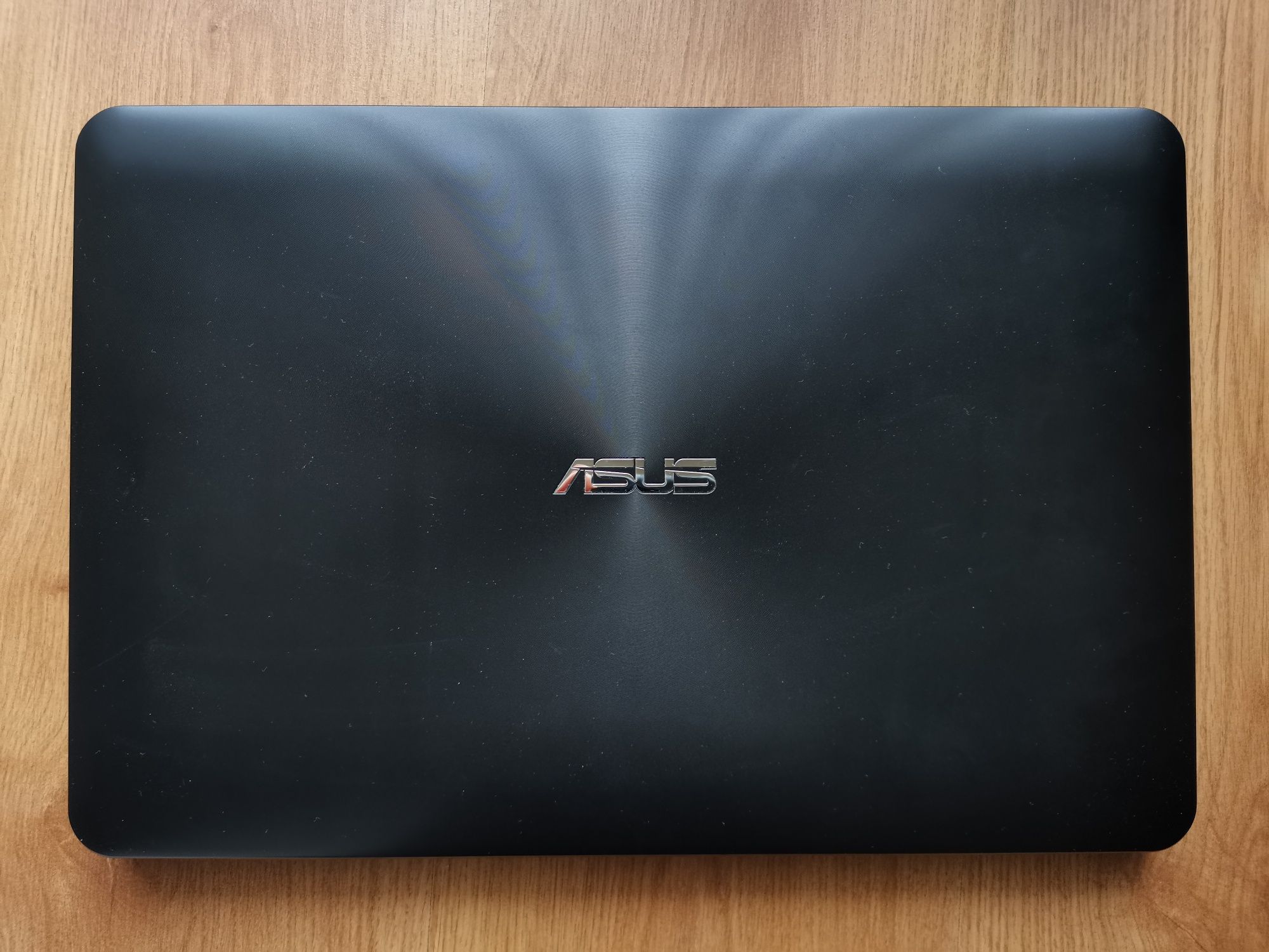 Portátil Asus x555f