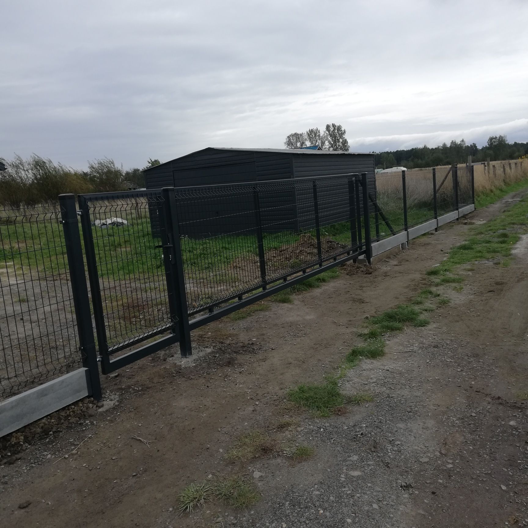 Ogrodzenia - Kompleksowy montaż ogrodzeń -  KONKURENCYJNE CENY