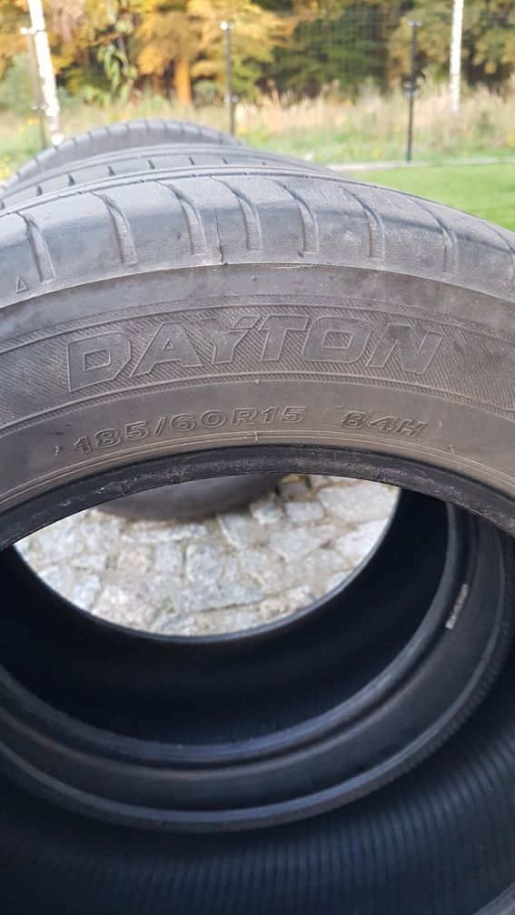 Opony letnie kpl 185/60 R 15, 2 szt Dayton,  2 szt Dunlop