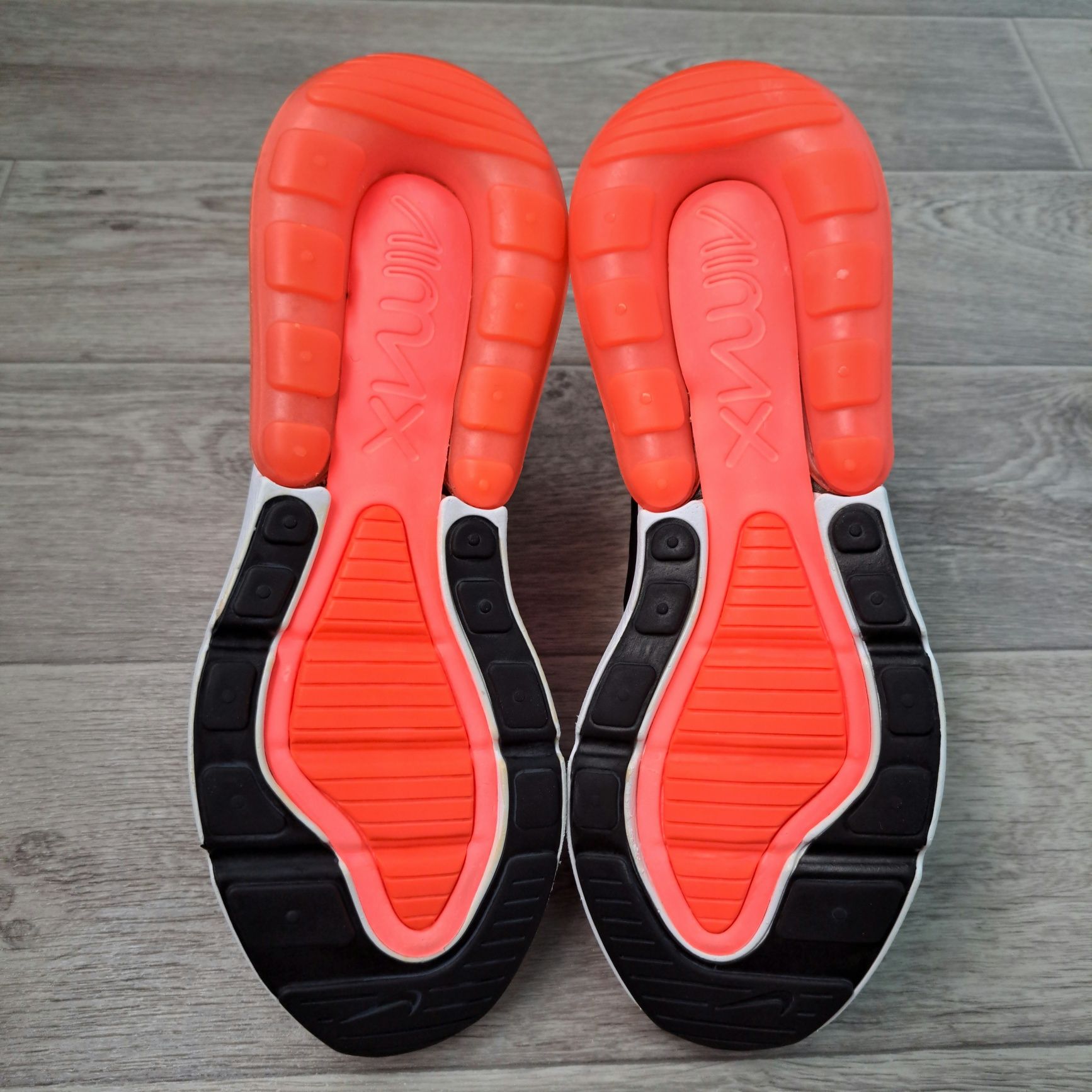 Кроссовки NIIKE AIR MAX 270 р.38 оригинал