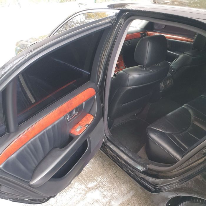 Lexus ls430 в гарній комплектації