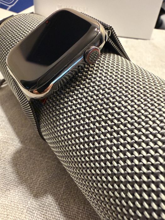 Apple Watch Series 7 cellular Tytan 45 mm