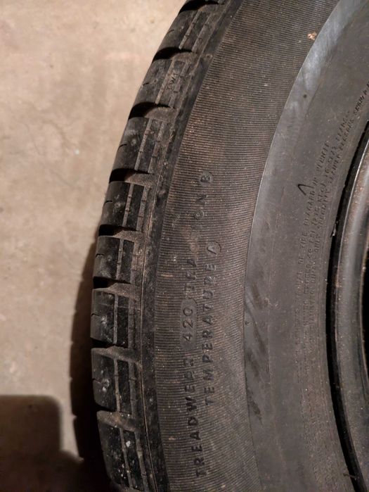 Opony zimowe 195/65 R15 z felgami – bardzo dobry stan