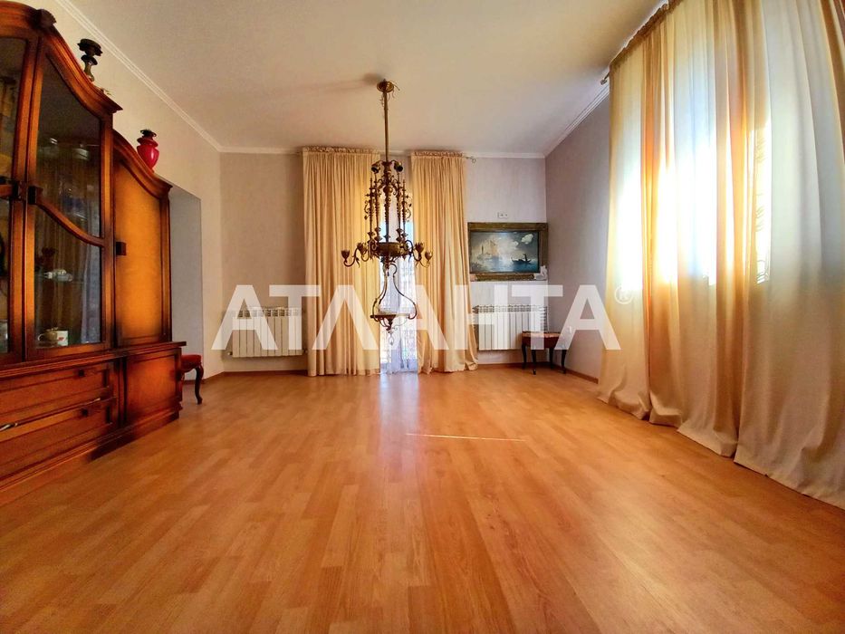 Будинок з ремонтом у Совіньоні