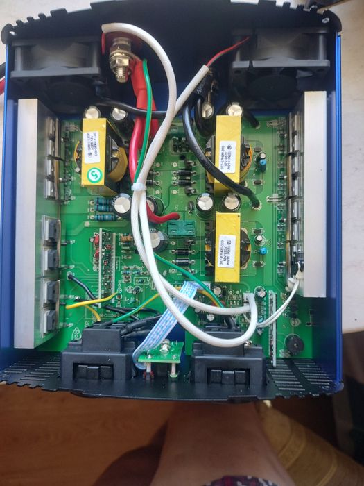 Продам инвертор 12 /5000Wt