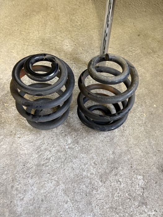 Sprężyny tył bmw e46