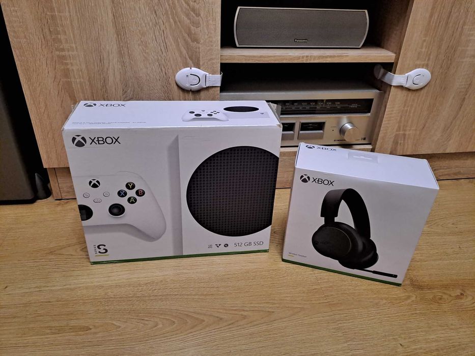 Продам Xbox series S 512 gb ssd + 1 TB жорсткий диск.