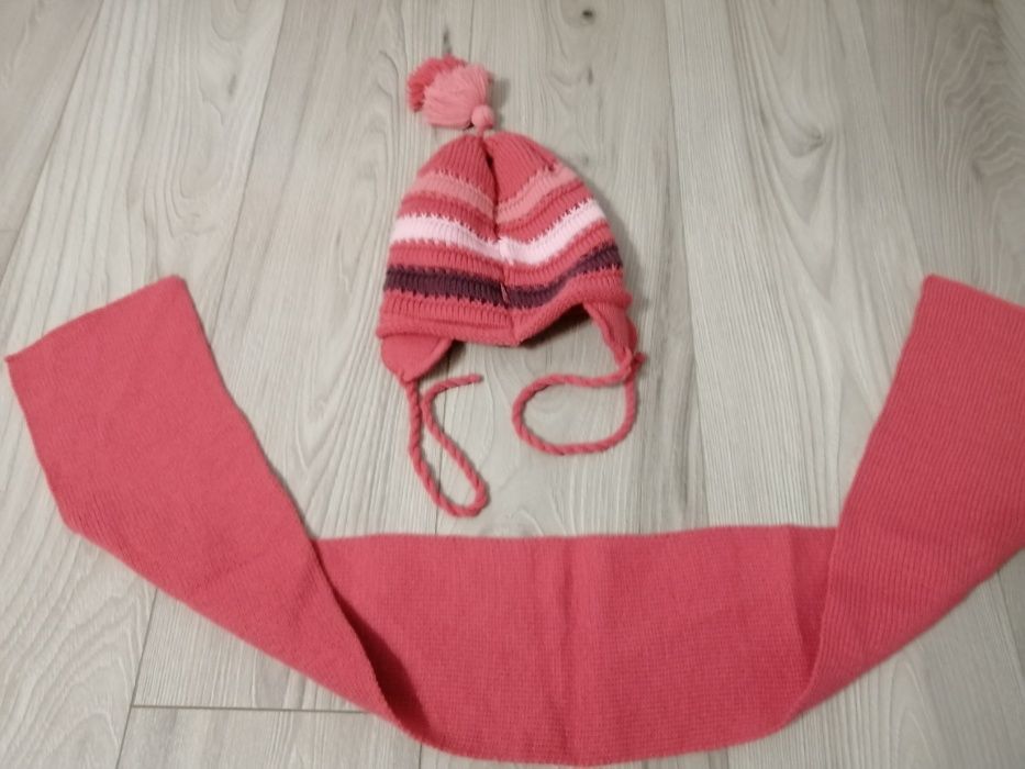komplet zimowy: czapka i szalik dla dziewczynki, wiek 2-4 lata